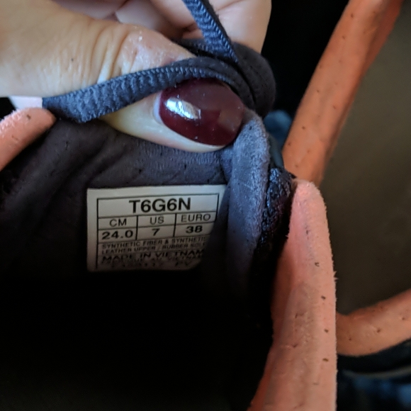 Coral and charcoal asics gel quantum 360 - Picture 6 of 6